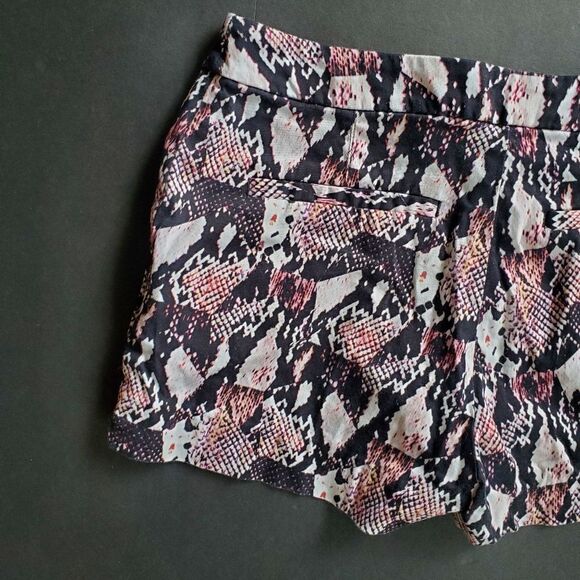 H and M multiprint shorts - Picture 7 of 8